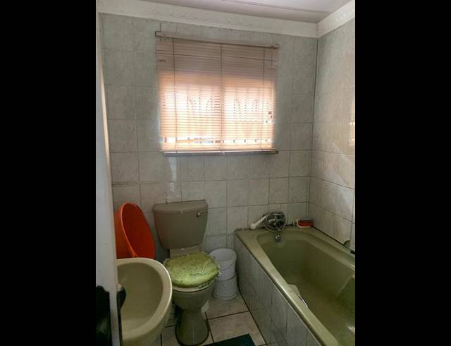 2 BEDROOM HOUSE FOR SALE IN ZOLA